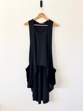 Alembika Sleeveless Tunic Top in Black with Pockets